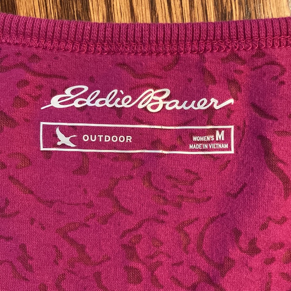 Eddie Bauer pink burnout v-neck t-shirt. - Picture 4 of 6